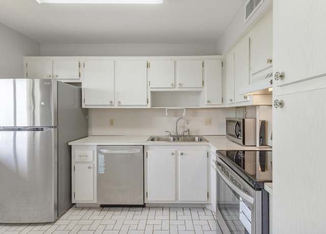 Property at 4080 Tivoli Ct #302, Lake Worth, FL 33467, 3 beds, 2 baths