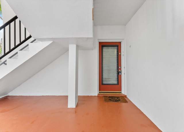 Property at 117 Lake Dora Dr, West Palm Beach, FL 33411, 1 bed, 1 bath