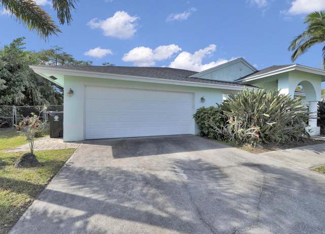 Property at 5270 NW Mayfield Ln, Port Saint Lucie, FL 34983, 3 beds, 2 baths