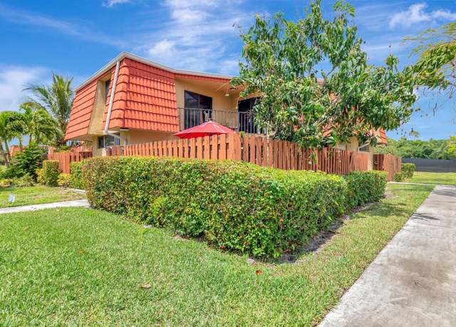 Property at 8329 Trent Ct Unit C, Boca Raton, FL 33433, 2 beds, 2.5 baths