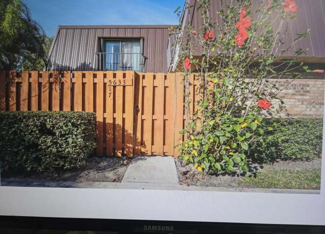 Property at 5633 SE Windsong Ln SE, Stuart, FL 34997, 2 beds, 2.5 baths