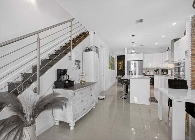 Property at 10225 NW 63rd Ter #205, Doral, FL 33178, 3 beds, 3 baths