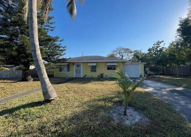 Property at 300 Churchill Rd, West Palm Beach, FL 33405, 2 beds, 1 bath