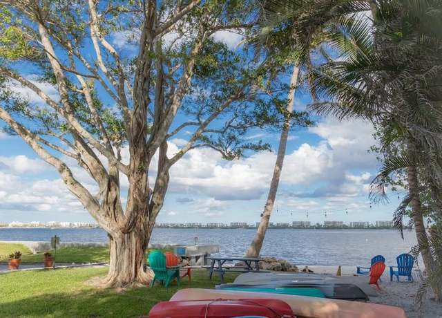 Property at 1502 S Lakeside Dr #217, Lake Worth, FL 33460, 1 bed, 1.5 baths