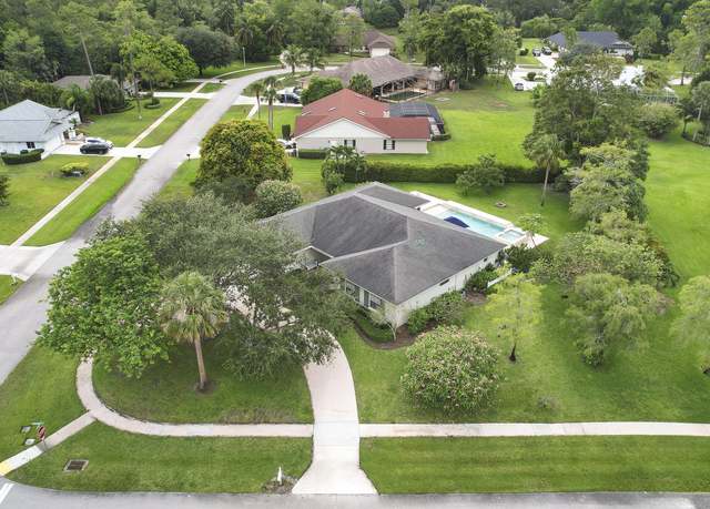Property at 148 Scarborough Ter, Wellington, FL 33414, 3 beds, 2.5 baths