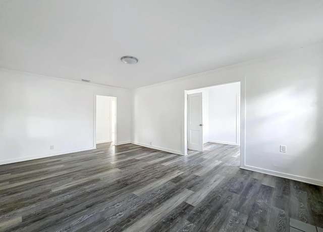 Property at 1101 N D St, Lake Worth Beach, FL 33460, 5 beds, 3 baths
