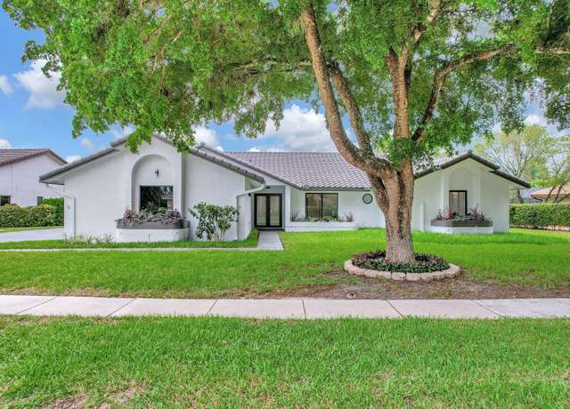 Property at 11427 Boca Woods Ln, Boca Raton, FL 33428, 4 beds, 3 baths