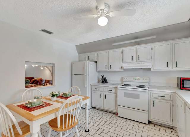 Property at 233 Down East Ln, Lake Worth, FL 33467, 2 beds, 2 baths