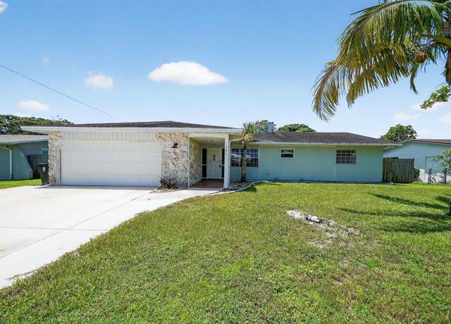 Property at 440 SE Sunnydale Ln, Port Saint Lucie, FL 34983, 3 beds, 2 baths