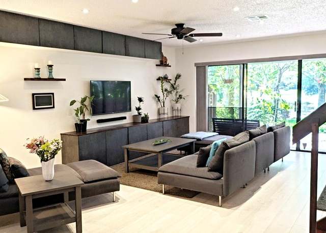 Property at 4344 Carambola Cir Unit F707, Coconut Creek, FL 33066, 3 beds, 2.5 baths