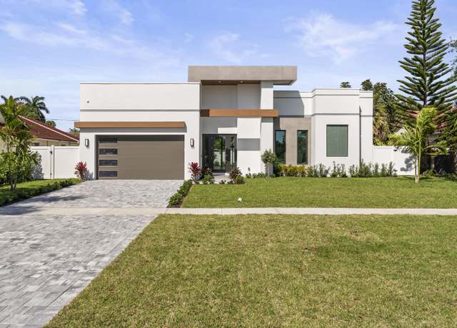 Property at 7537 W Country Club Blvd, Boca Raton, FL 33487, 3 beds, 3 baths