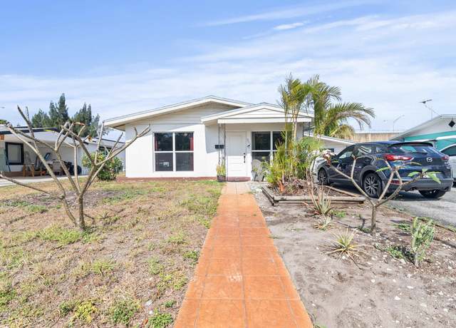 Property at 933 S Ridge St, Lake Worth Beach, FL 33460, 5 beds, 3 baths