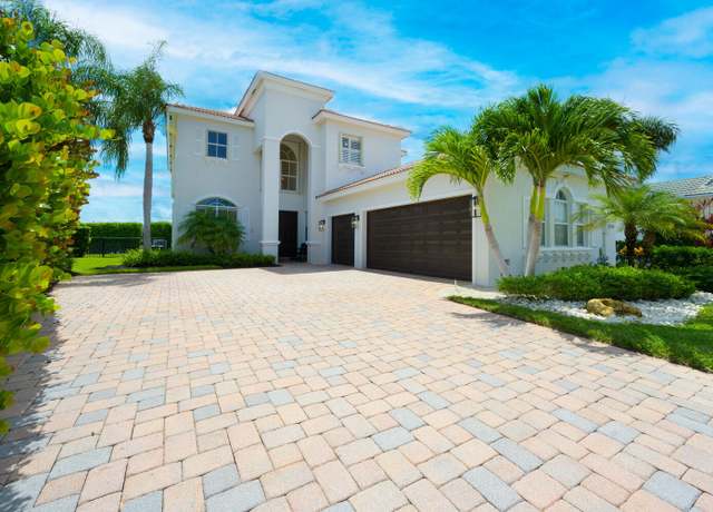 Property at 207 Via Condado Way, Palm Beach Gardens, FL 33418, 5 beds, 3 baths