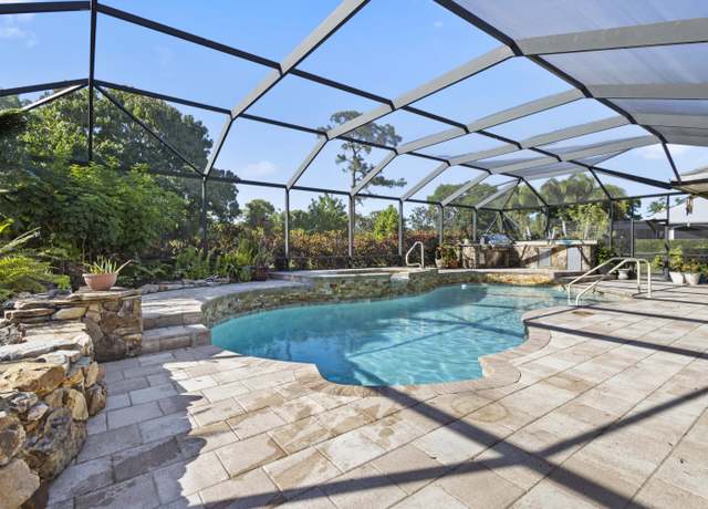 Property at 7425 Laurels Pl, Port Saint Lucie, FL 34986, 3 beds, 4 baths