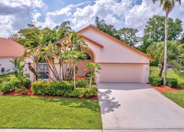 Property at 2445 Stonegate Dr, Wellington, FL 33414, 3 beds, 2 baths