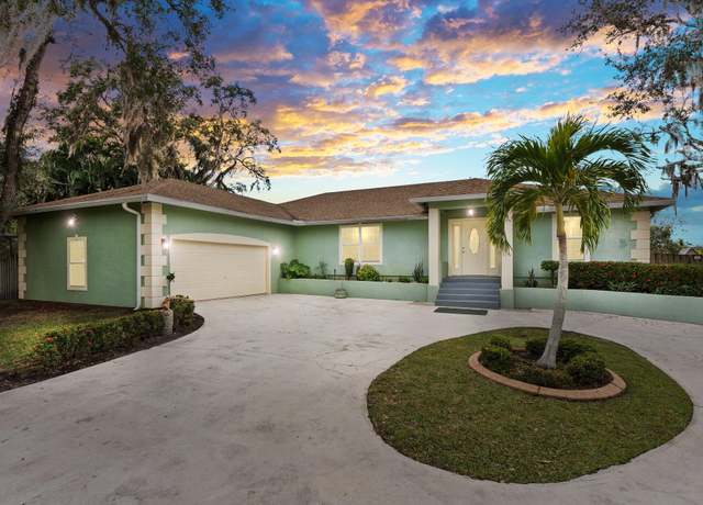 Property at 2351 Sweetwater Dr, Fort Pierce, FL 34981, 4 beds, 3 baths