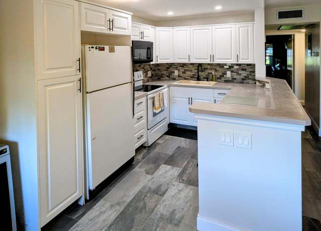 Property at 7 Hastings A, West Palm Beach, FL 33417, 2 beds, 1.5 baths