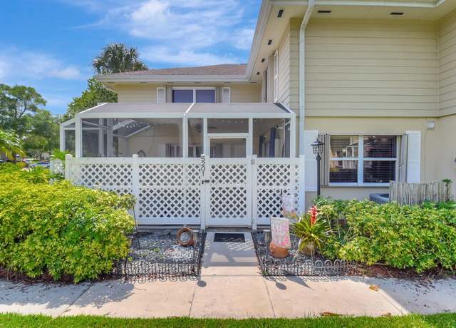 Property at 5201 Wheatley Ct, Boynton Beach, FL 33436, 2 beds, 2.5 baths