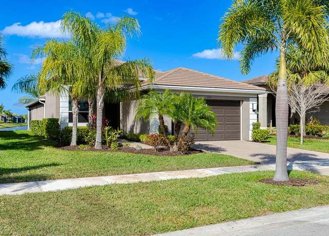 Property at 10542 SW Sunray St, Port Saint Lucie, FL 34987, 4 beds, 2.5 baths
