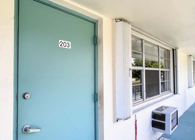 Property at 340 Horizons W #203, Boynton Beach, FL 33435, 1 bed, 1.5 baths