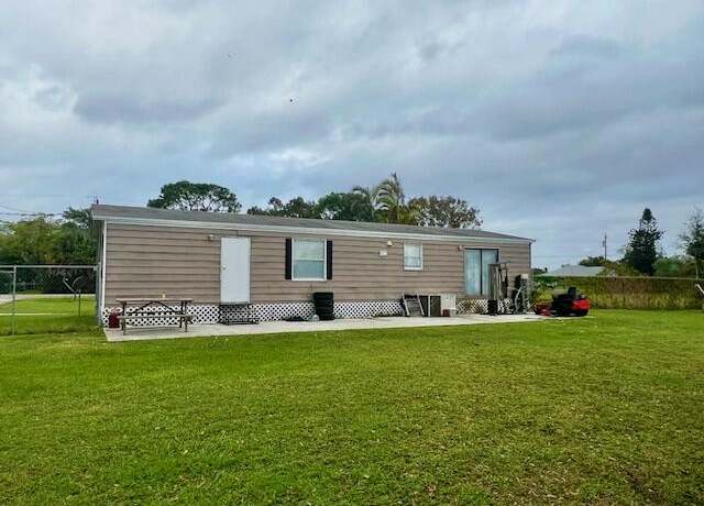 Property at 910 Gratton Rd, Clewiston, FL 33440, 3 beds, 2 baths