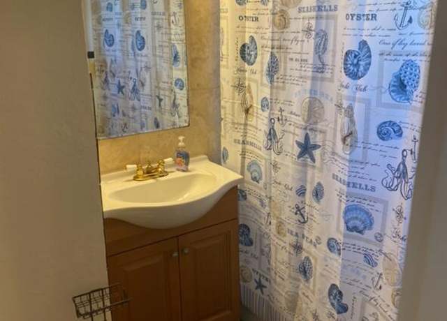 Property at 827 Mcintosh St, West Palm Beach, FL 33405, 2 beds, 1 bath