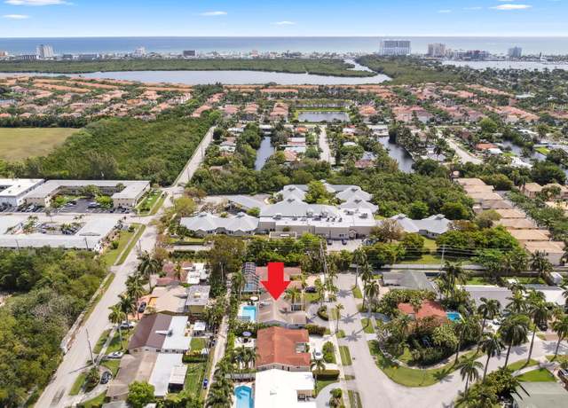 Property at 1243 Garfield St, Hollywood, FL 33019, 4 beds, 2.5 baths