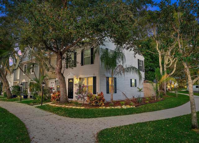 Property at 301 Georgian Park Dr, Jupiter, FL 33458, 2 beds, 2 baths