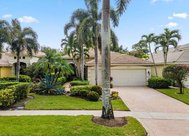 Property at 10592 Northgreen Dr, Lake Worth, FL 33449, 4 beds, 3.5 baths