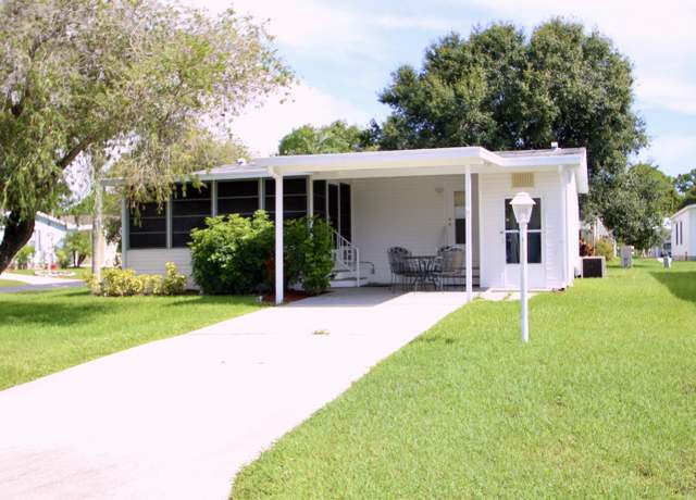 Property at 334 Seahorse Ter, Fort Pierce, FL 34982, 2 beds, 2 baths