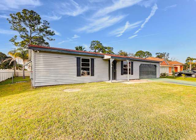 Property at 113 SW Starfish Ave, Port Saint Lucie, FL 34984, 2 beds, 2 baths