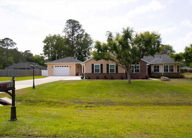 Property at 103 Stephanie St, Palatka, FL 32177, 3 beds, 2 baths