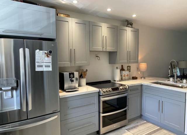 Property at 2320 SW 22nd Ave #212, Delray Beach, FL 33445, 2 beds, 2 baths
