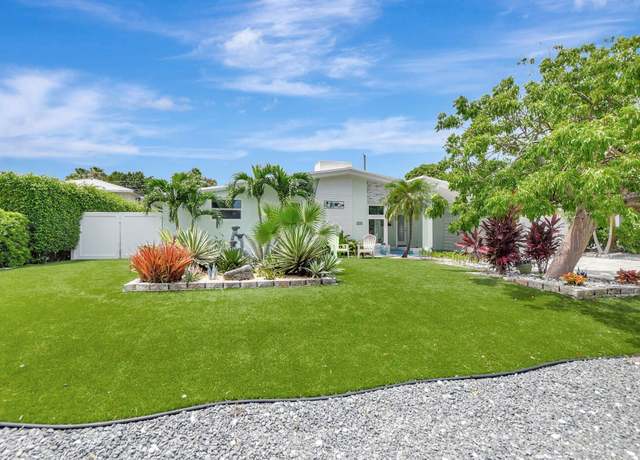 Property at 530 NE 17th St, Boca Raton, FL 33432, 3 beds, 2 baths