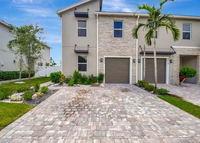 Property at 8606 Via Mar Rosso, Lake Worth, FL 33467, 4 beds, 3 baths