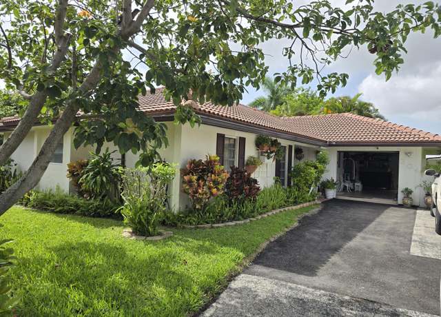 Property at 304 Knob Hill Blvd, Boca Raton, FL 33431, 2 beds, 2 baths