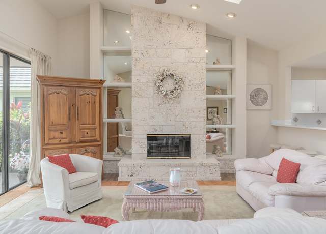 Property at 429 SW Jefferson Cir, Port Saint Lucie, FL 34986, 3 beds, 2 baths