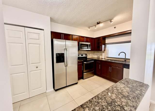 Property at 14425 Strathmore Ln #302, Delray Beach, FL 33446, 2 beds, 2 baths