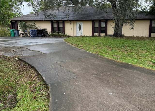 Property at 4800 Myrtle Dr, Fort Pierce, FL 34982, 2 beds, 4 baths