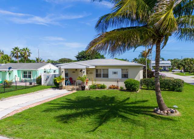 Property at 1710 St Lucie Ct, Fort Pierce, FL 34949, 3 beds, 2 baths