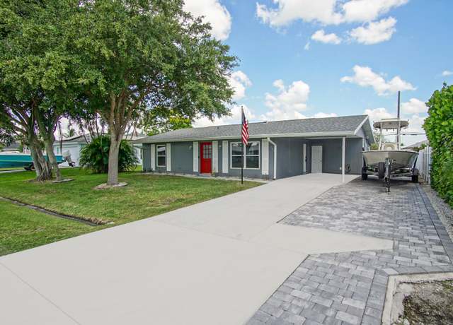 Property at 685 SE Chapman Ave, Port Saint Lucie, FL 34984, 2 beds, 2 baths