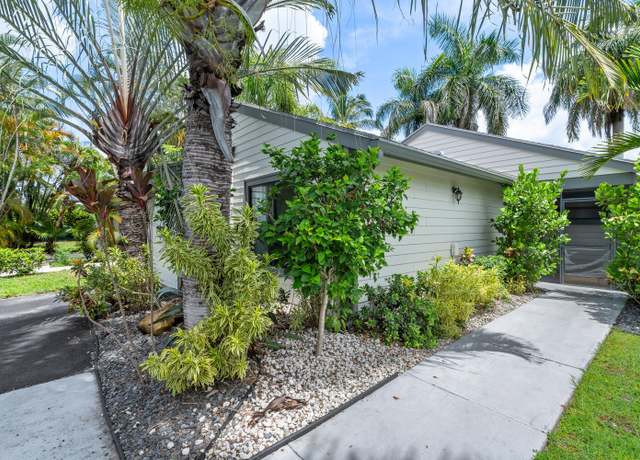 Property at 2533 Bedford Mews Dr, Wellington, FL 33414, 2 beds, 2 baths