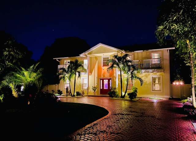 Property at 6850 Eastview Dr, Lake Worth, FL 33462, 6 beds, 4 baths