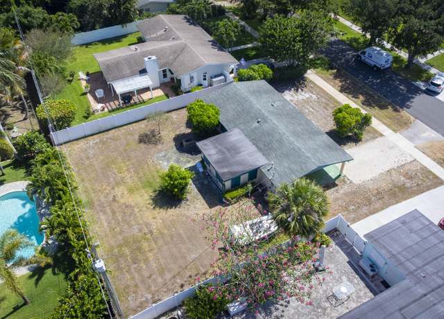 Property at 736 Tradewind Dr, North Palm Beach, FL 33408, 3 beds, 2 baths