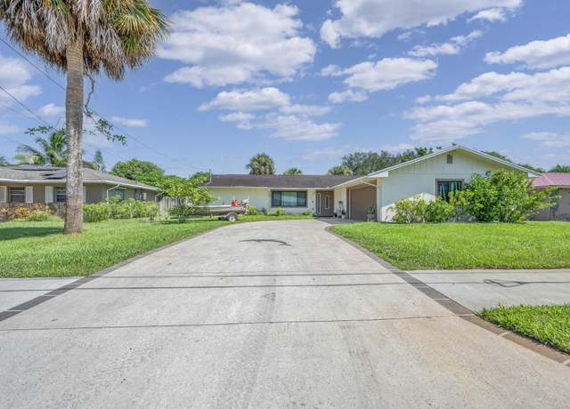 Property at 804 Holly Ave, Fort Pierce, FL 34982, 3 beds, 2 baths
