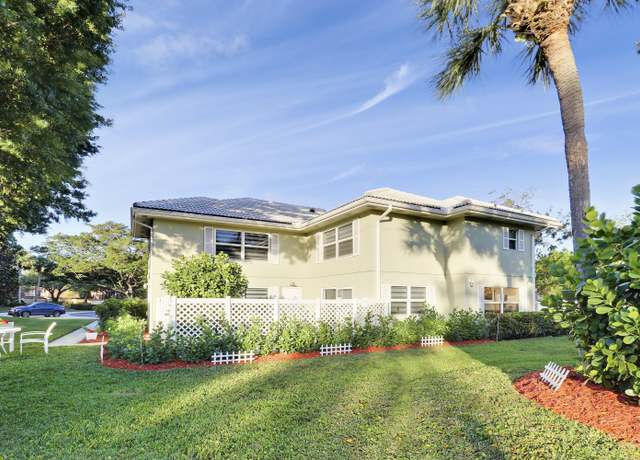 Property at 3138 Kingston Ct, West Palm Beach, FL 33409, 2 beds, 2.5 baths