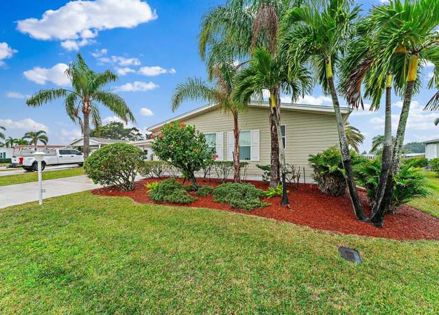 Property at 8125 9th Hole Dr, Port Saint Lucie, FL 34952, 2 beds, 3 baths