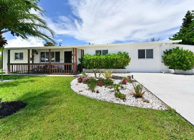 Property at 5702 SE Laguna Ave, Stuart, FL 34997, 3 beds, 2 baths