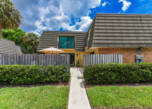 Property at 3113 31st Way, West Palm Beach, FL 33407, 2 beds, 2.5 baths