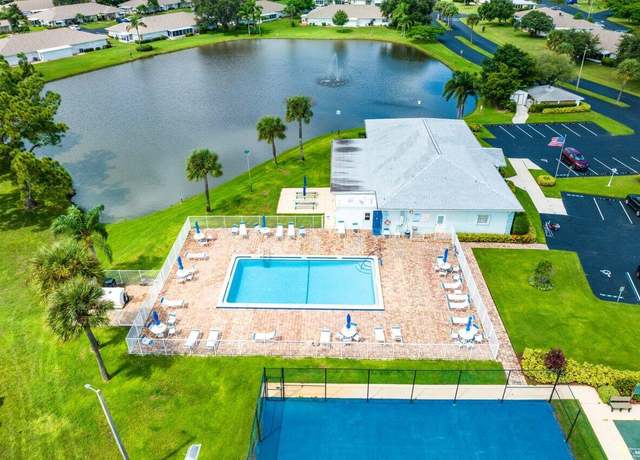 Property at 1205 S Lakes End Dr Unit D2, Fort Pierce, FL 34982, 2 beds, 2 baths
